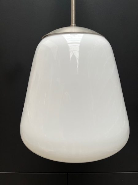 Jaren'50 schoollamp met opaal glas